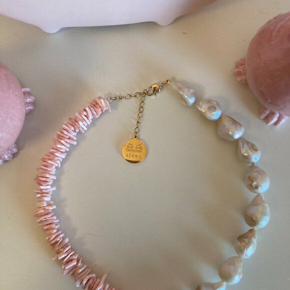 By Alona Daphne Shell, Pearl and 18k Gold necklace - Picture 3 of 4